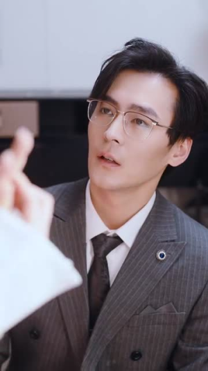 野火灼情(100集) 野火灼情(100集)今日最火短剧