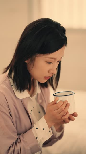 重回九零之糙汉把我宠坏(60集) 重回九零之糙汉把我宠坏(60集)好看到停不下来