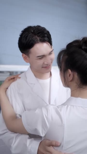 新：妙手圣医（30集）高质量短剧推荐