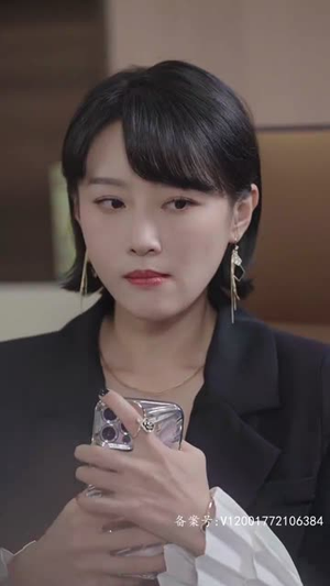 前妻乖巧人设崩了(100集) 前妻乖巧人设崩了(100集)火爆短剧热播中