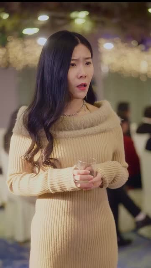 捂紧我的小马甲(80集) 捂紧我的小马甲(80集)短剧精彩片段