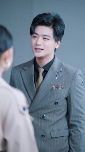 她与鸢尾同绽(31集) 她与鸢尾同绽(31集)一共多少集