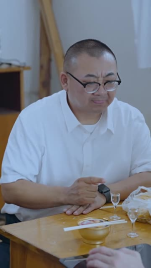 糟了将军穿越到船厂搬砖了(38集) 糟了将军穿越到船厂搬砖了(38集)精彩短剧推荐