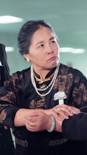 灰烬中的新生(51集) 灰烬中的新生(51集)全集一次看完