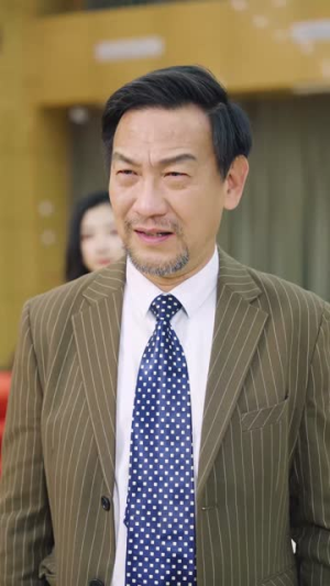 老爸装穷二十年摊牌了(58集) 老爸装穷二十年摊牌了(58集)短剧免费分享