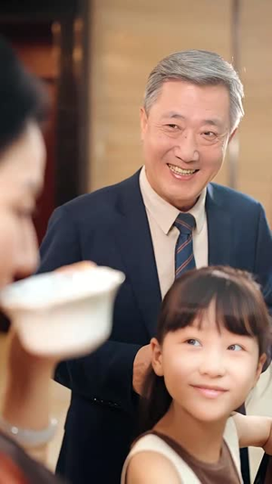 萌宝告状农民工爹地是战神 (60集) 好看短剧看不停