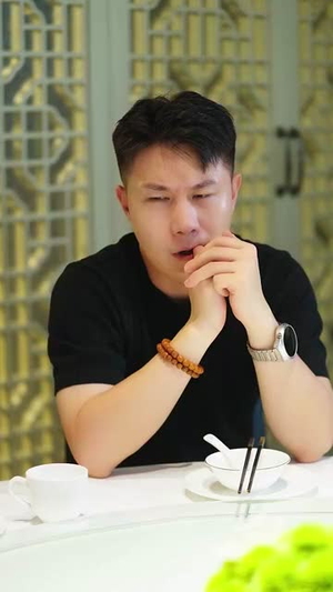 开局抽奖被姐姐们宠上天  (80集)免费看