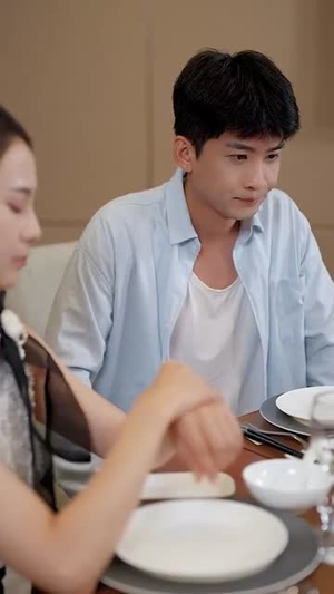 全能无敌村医（80集）一起追短剧吧