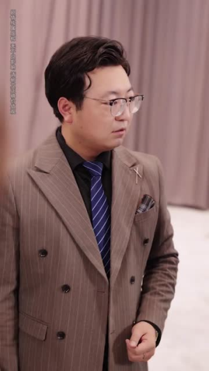 绑定朋友圈系统我成香饽饽(75集) 绑定朋友圈系统我成香饽饽(75集)精彩好看短剧