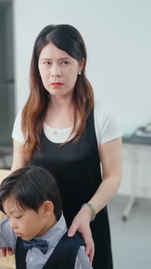 反派幼崽总在帮我攻略他爹（80集）免费版