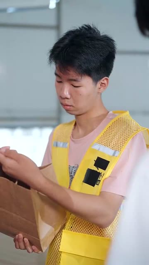 我靠抓罪犯讨好老丈人 (83集) 我靠抓罪犯讨好老丈人 (83集) 爆款短剧抢先看