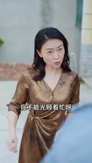 直播:开局一句话气哭校花(83集) 直播:开局一句话气哭校花(83集)短剧后续更精彩