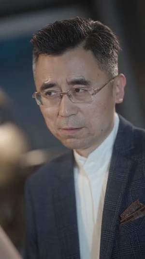 骆小姐你别想跑（30集）最热短剧推荐