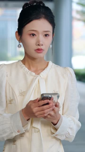 直播孕吐：榜一竟是我孩儿他爹（78集）热播短剧分享