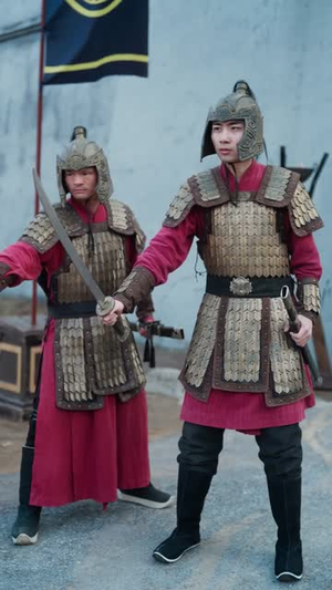 刚穿越就洞房，我靠泡面换战马（80集）在线观看