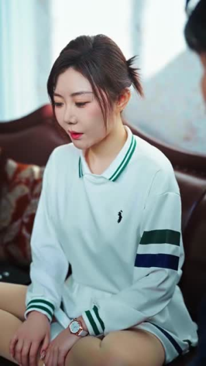 穿成主妇后，富弟追着打钱（82集）一起看短剧