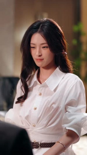 拦下影帝豪车后,我与他契约成婚(94集) 拦下影帝豪车后,我与他契约成婚(94集)精彩短剧抢先看