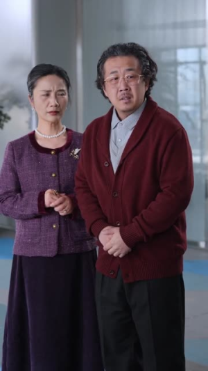 刚下山即被总裁逼婚，我反手横扫都市（70集）精彩短剧片段
