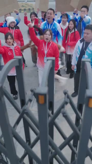 我的潮玩男友是顶流（72集）热门短剧推荐。