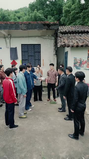 重生八零，捡破烂迎娶白富美（80集）在线看免费版